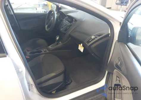 2014 Ford Focus S z USA, uszkodzony, nr VIN 1FADP3E28EL422084